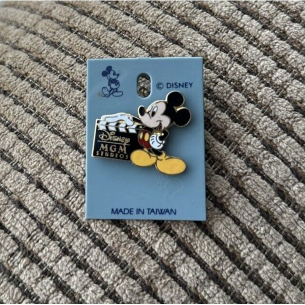 WDW Disney World 1987 MGM Studios PIN Mickey Movie Clapboard Slate